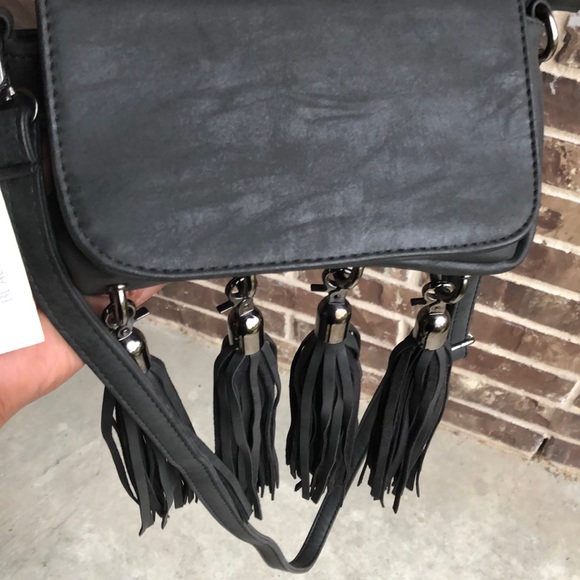 🖤Trendy Tassel Leather Bag🖤 - Picture 4 of 16
